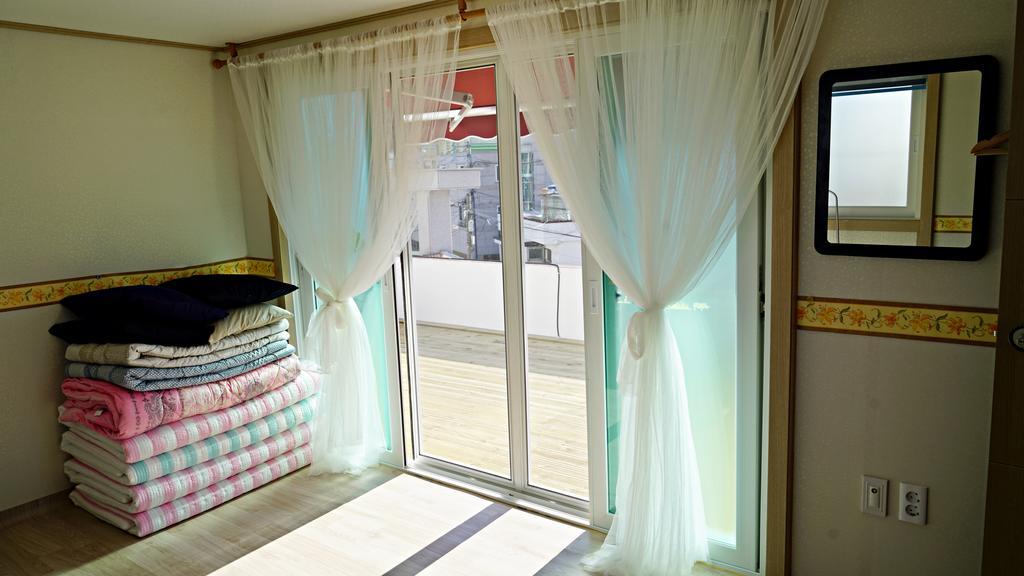 Yours Guesthouse In Tongyeong Eksteriør billede